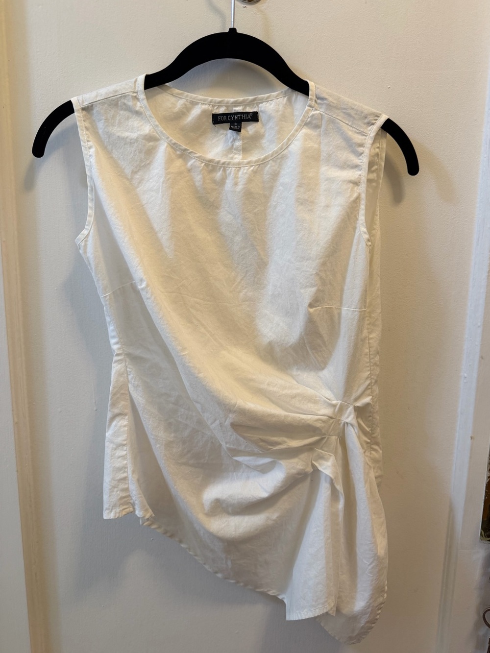 For Cynthia Asymmetric Twist-Detail Sleeveless Blouse in White